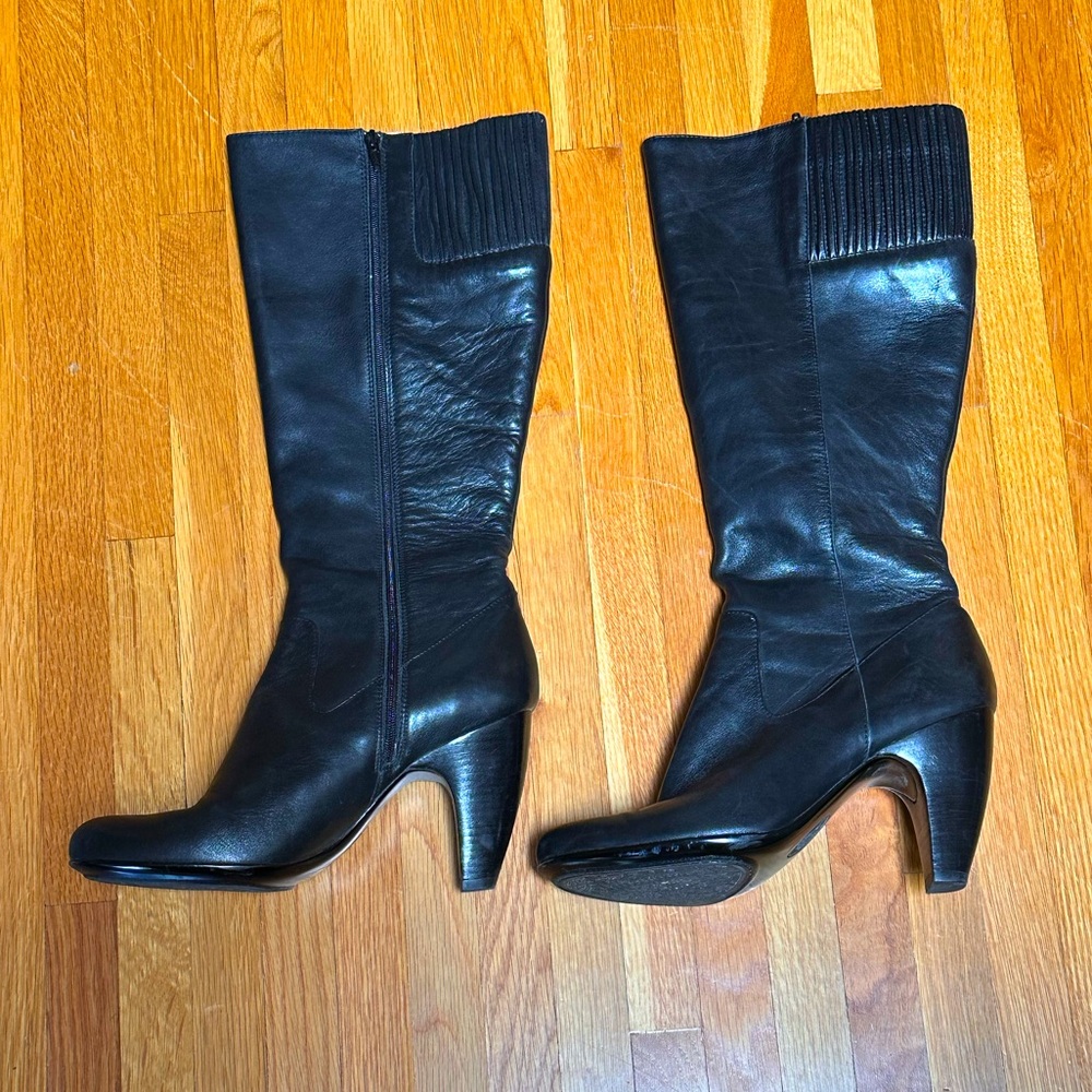 Sofft leather healed boots